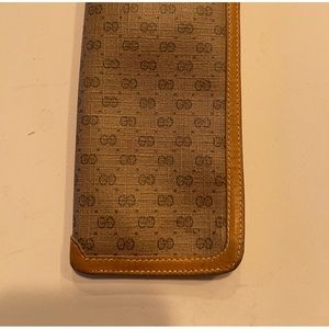 Eye glass case. Gucci